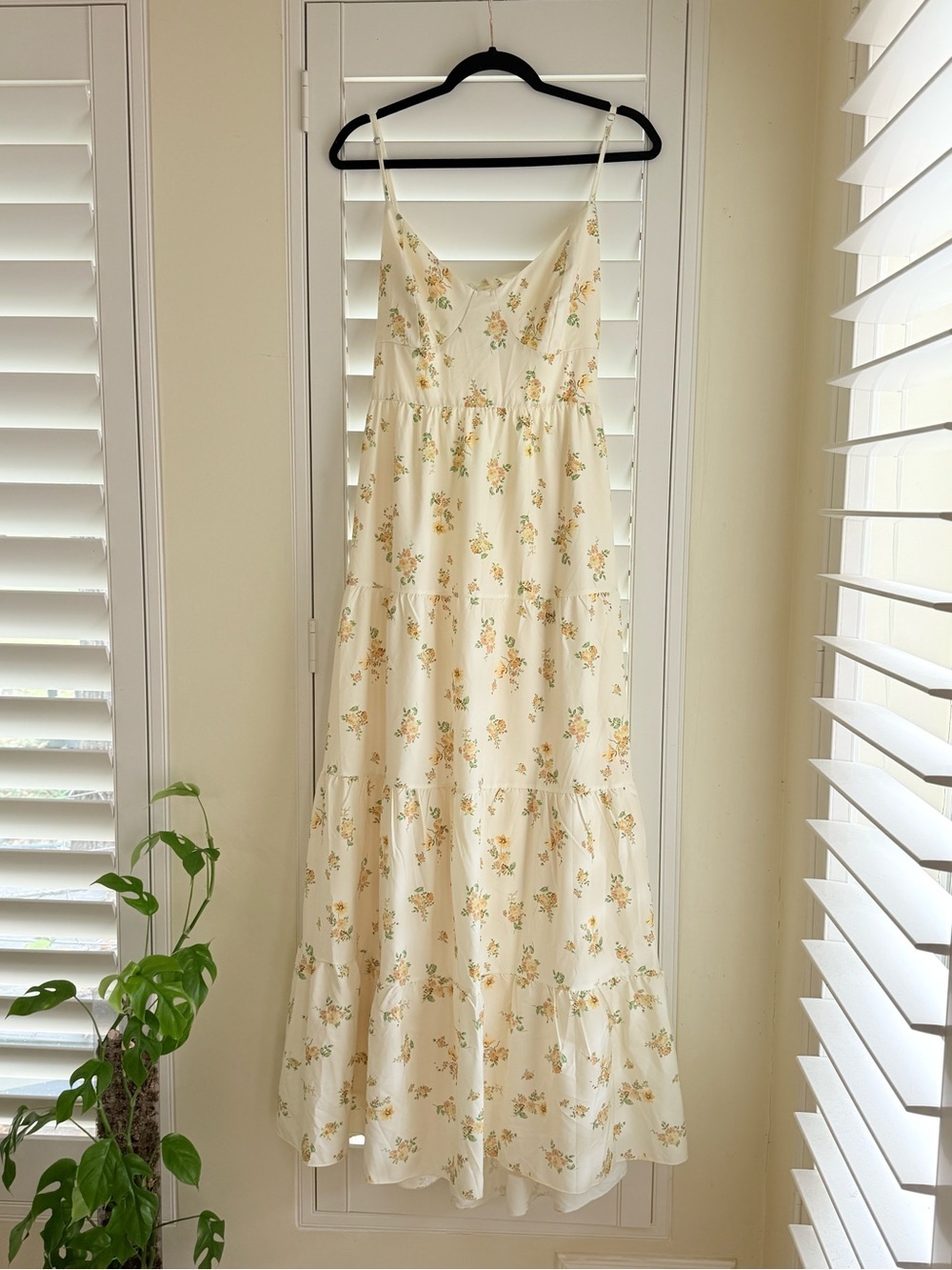 NWT Butter Yellow Floral Open Back Tiered Maxi Dress Cottagecore Wedding Guest L